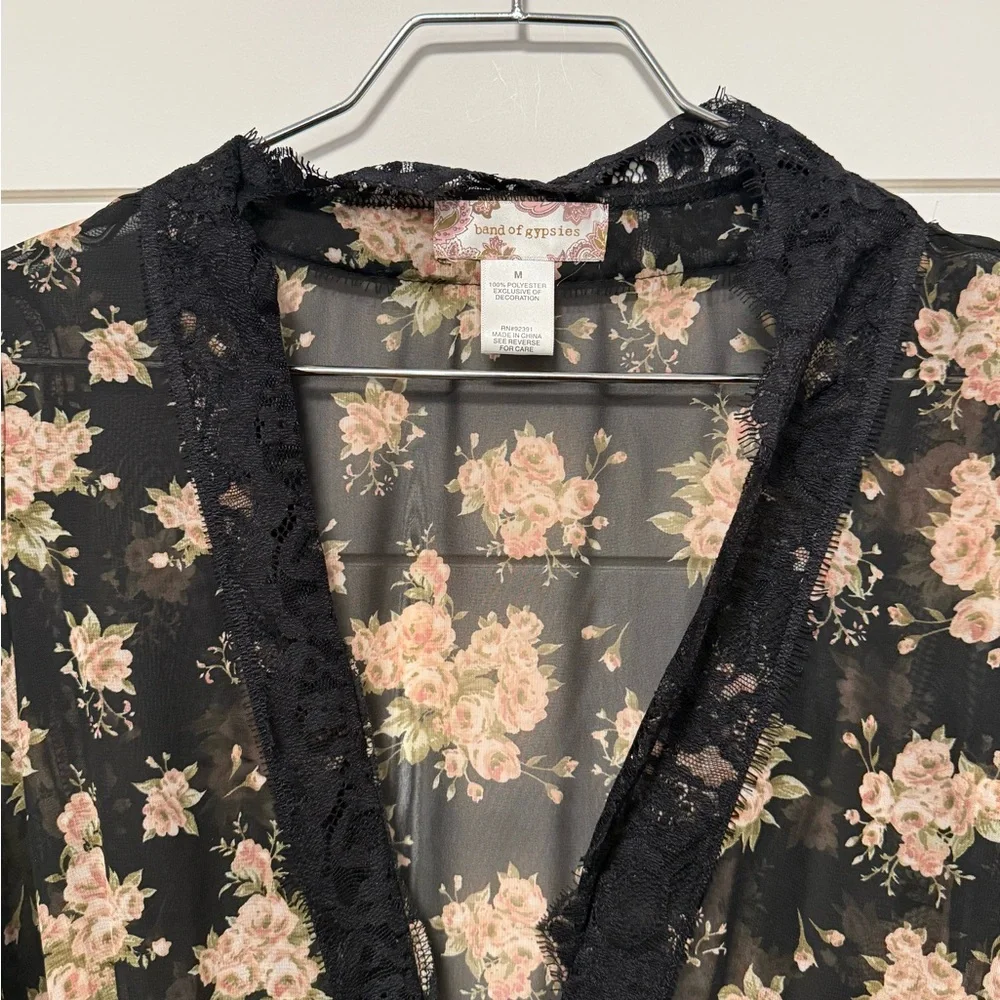 Band of Gypsies Black Floral Lace-Trim Sheer Robe with Blush Roses Size M - Picture 4 of 7